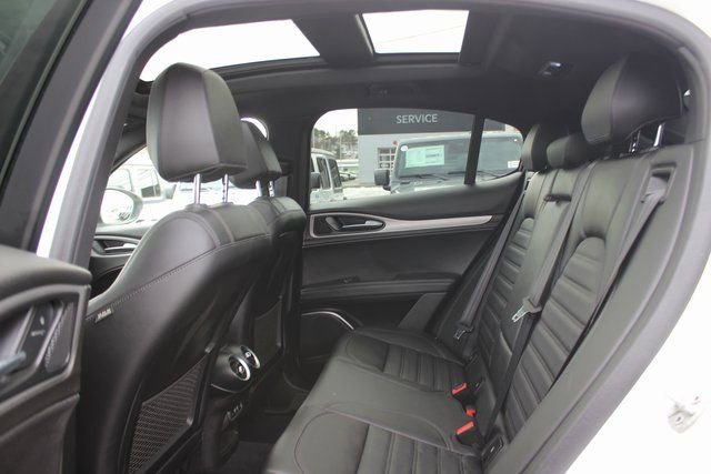 Used 2023 Alfa Romeo Stelvio Veloce image 25