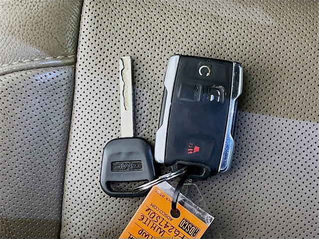 Used 2015 GMC Sierra 1500 SLT w/ SLT Crew Cab Value Package image 30