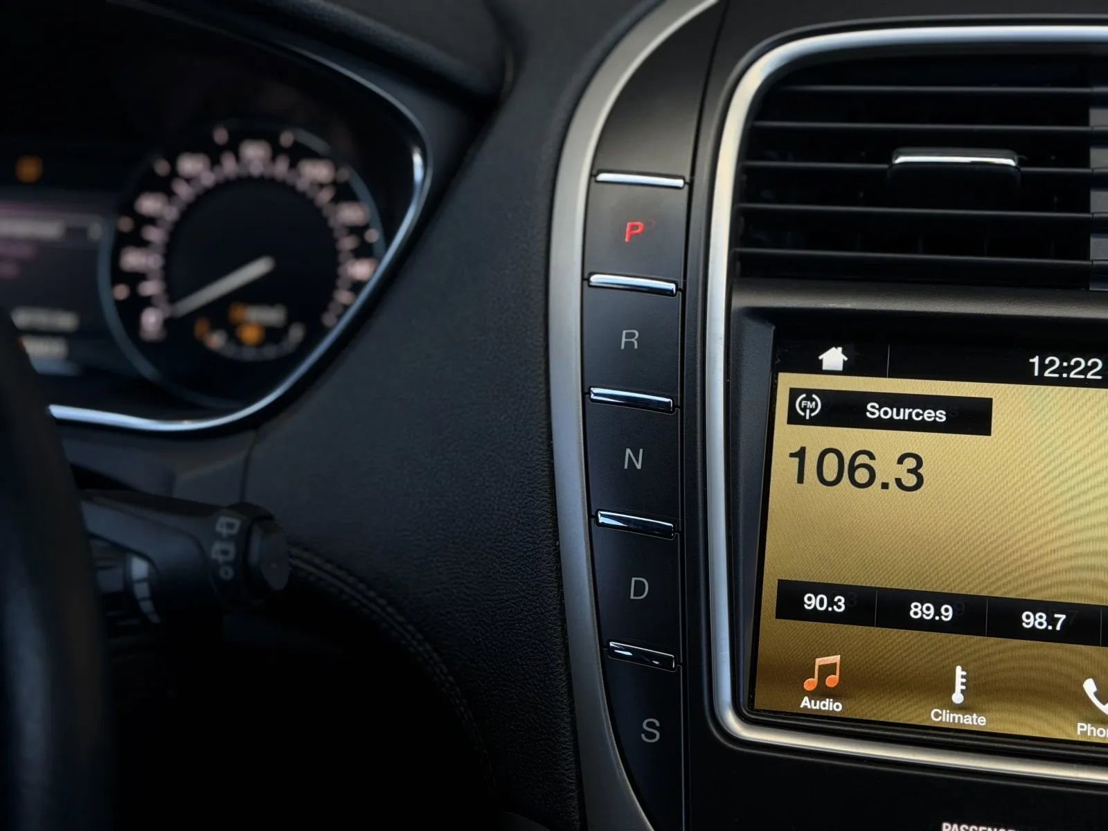 Used 2016 Lincoln MKX Premiere FWD image 27