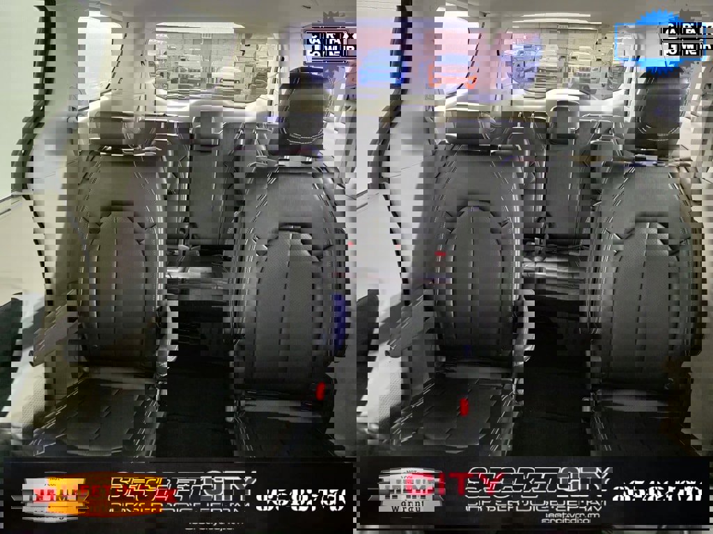 Used 2024 Chrysler Pacifica Touring-L image 27