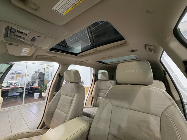 Used 2019 GMC Acadia Denali w/ Technology Package FWD image 28