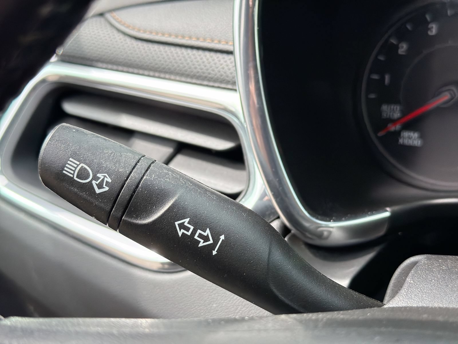 Used 2019 Chevrolet Equinox Premier FWD image 29