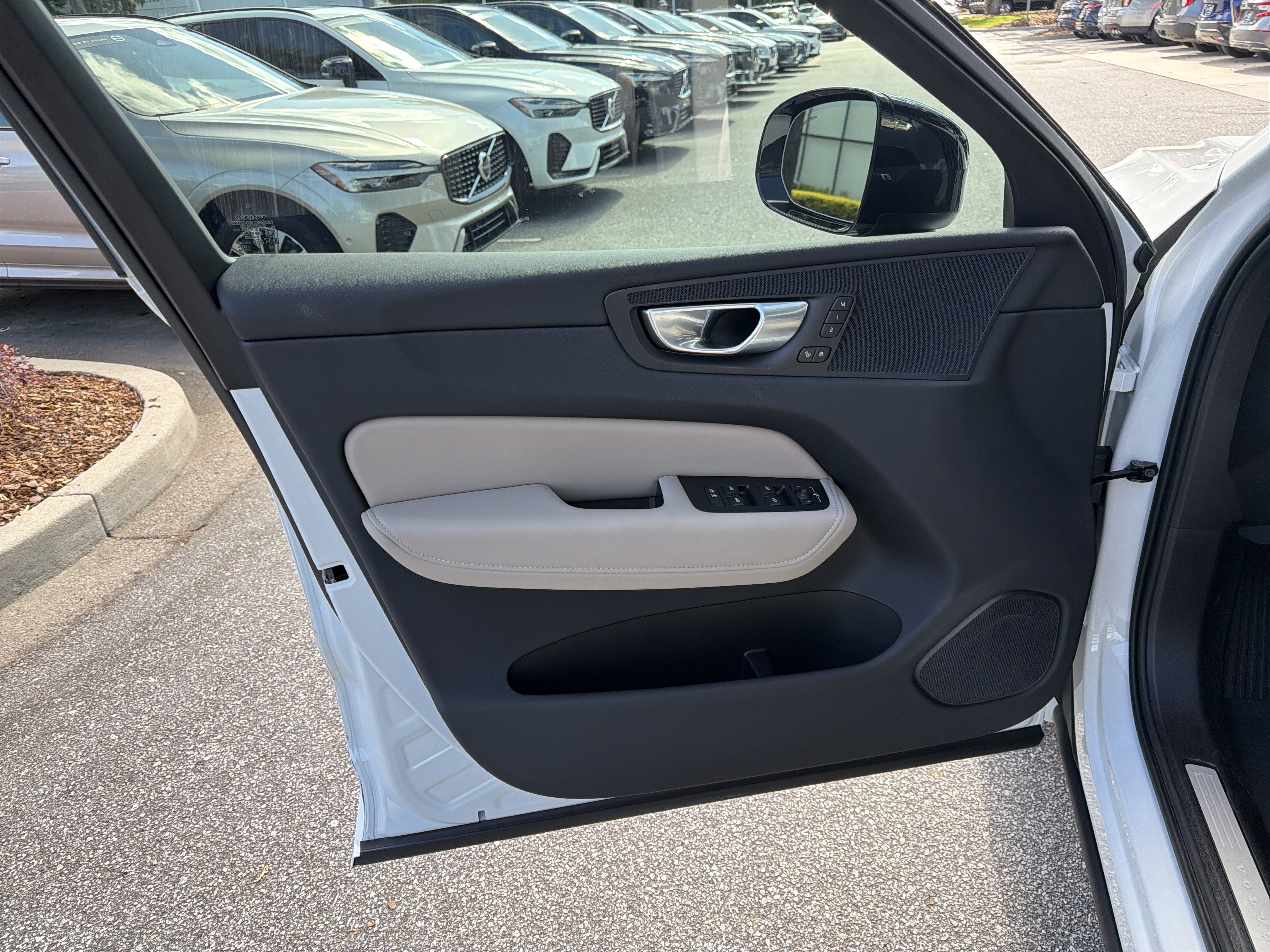 Used 2026 Volvo XC60 B5 Plus w/ Protection Package Premier AWD/4WD image 14