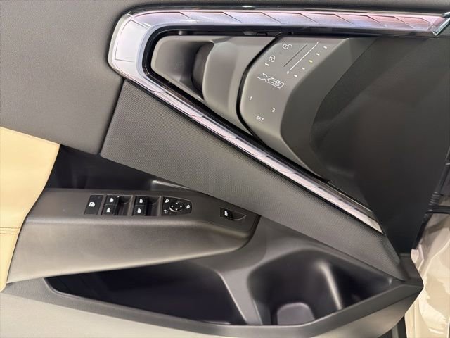 Used 2025 BMW X3 xDrive30i w/ Convenience Package image 11