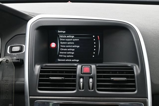 Used 2016 Volvo XC60 T6 w/ Protection Package FWD image 17