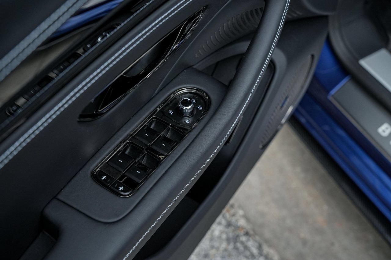 New 2025 Bentley Flying Spur Plug-In Hybrid AWD/4WD image 35