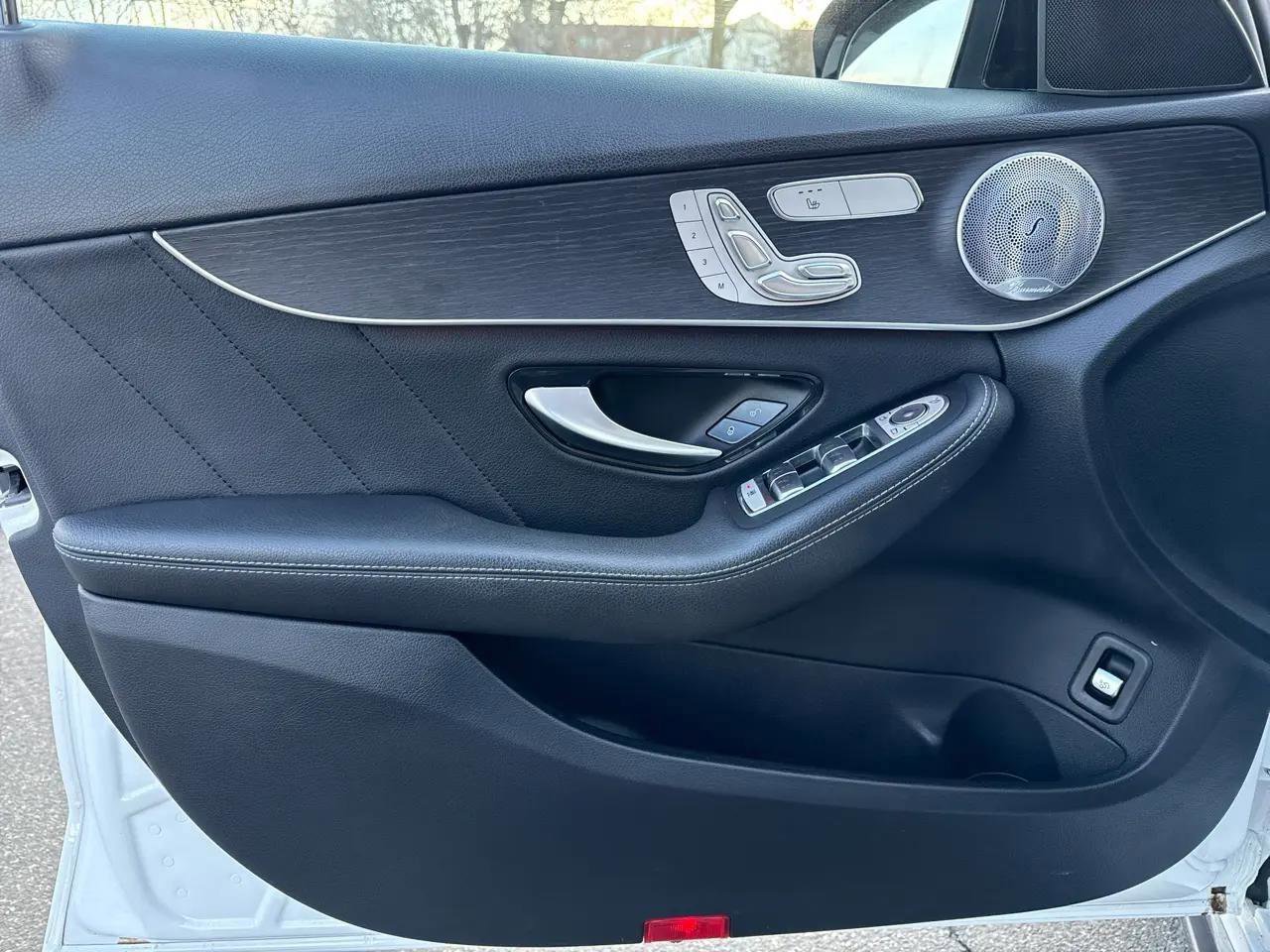 Used 2021 Mercedes-Benz C 300 4MATIC Sedan image 21