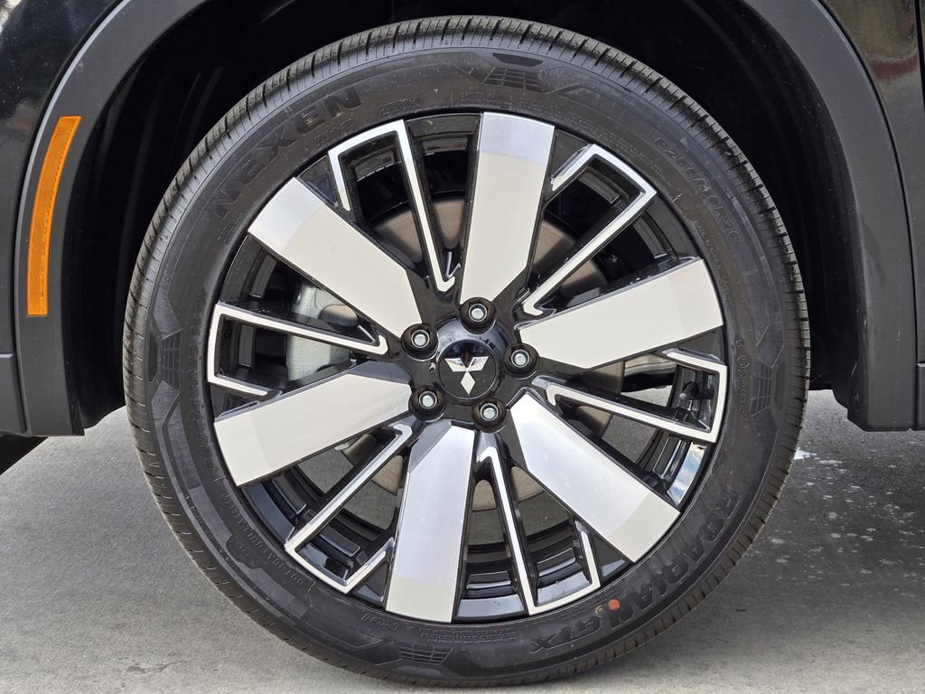 New 2026 Mitsubishi Outlander SE image 9