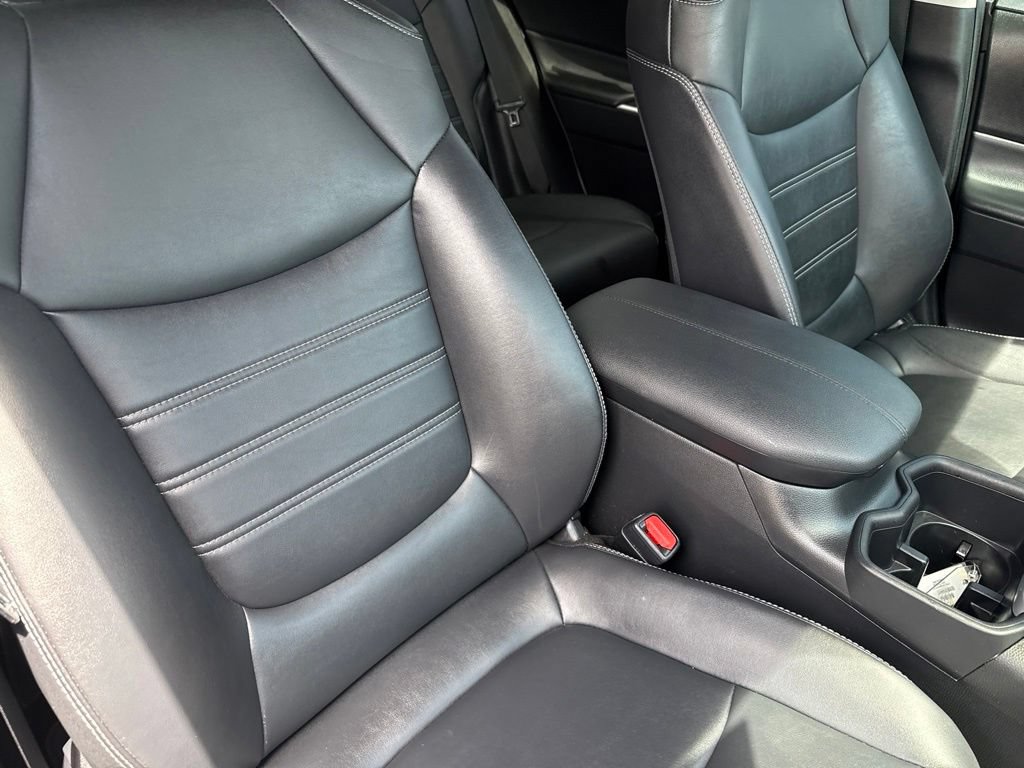 Used 2022 Toyota RAV4 XLE Premium AWD/4WD image 11