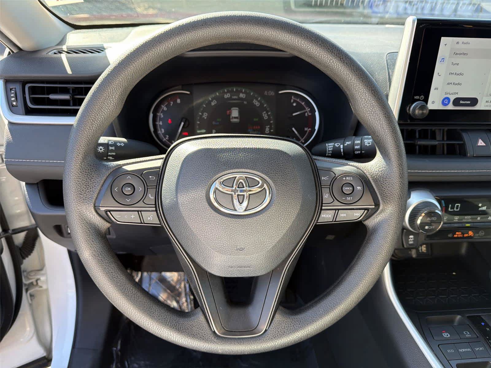 Used 2025 Toyota RAV4 XLE FWD image 16