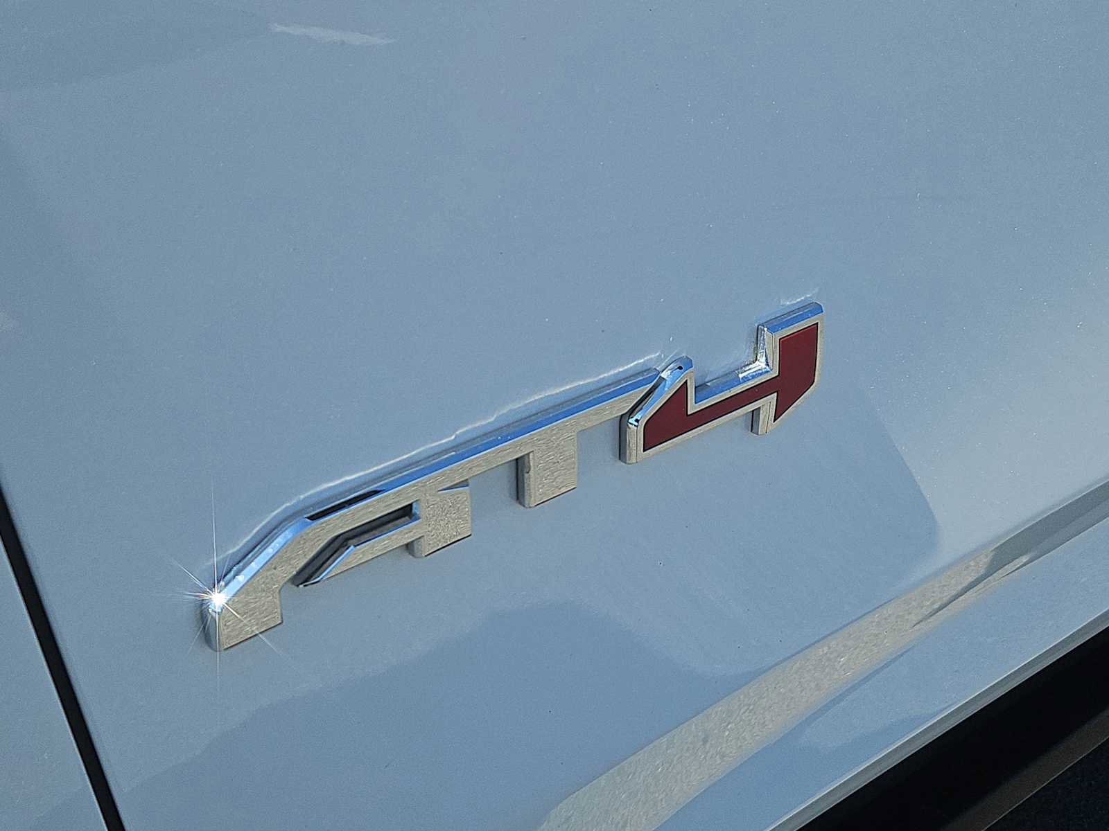 Used 2025 GMC Yukon AT4 w/ AT4 Premium Package image 13