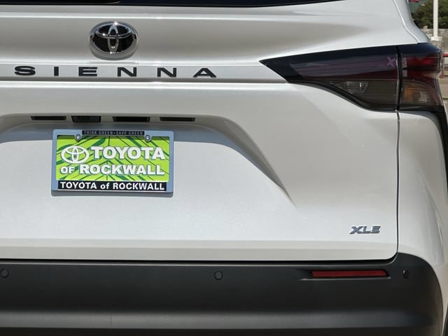 Used 2026 Toyota Sienna XLE FWD image 6