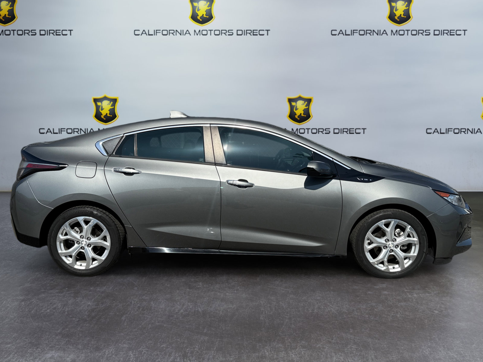Used 2017 Chevrolet Volt Premier w/ Driver Confidence II Package FWD image 6