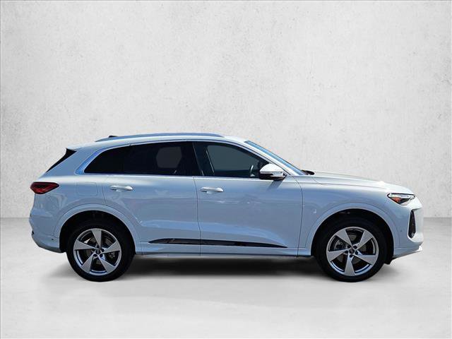 Certified 2025 Audi Q5 Premium Plus w/ Premium Plus AWD/4WD video 4