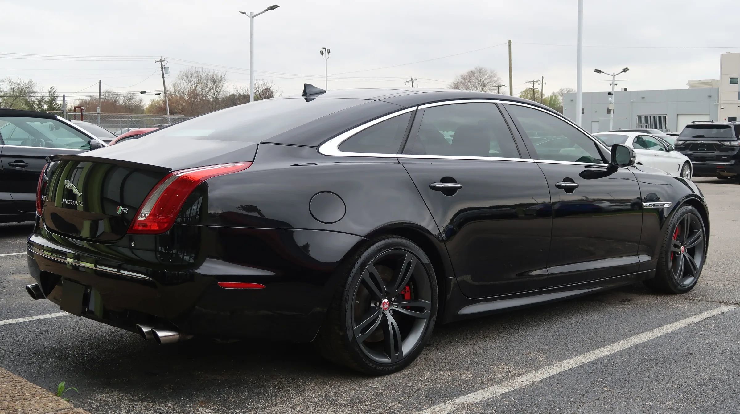 Used 2014 Jaguar XJ R LWB image 13