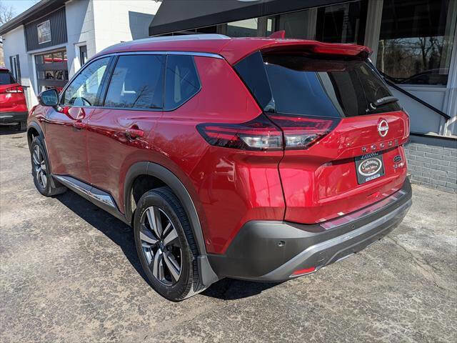 Used 2023 Nissan Rogue SL w/ SL Premium Package image 3