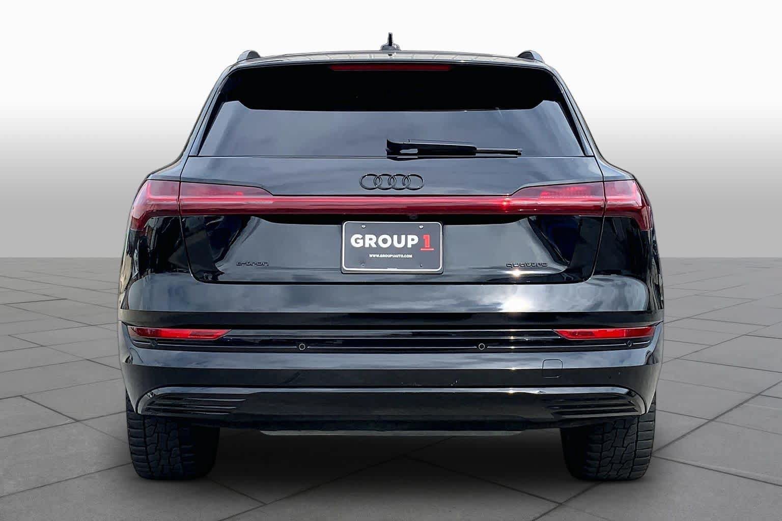 Used 2022 Audi e-tron Premium Plus w/ Premium Plus Package AWD/4WD image 4