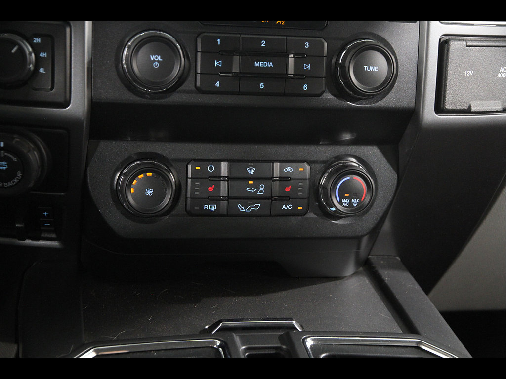 Used 2019 Ford F150 XLT w/ Equipment Group 302A Luxury AWD/4WD image 16