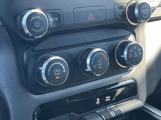 Used 2022 RAM 1500 Big Horn AWD/4WD image 30