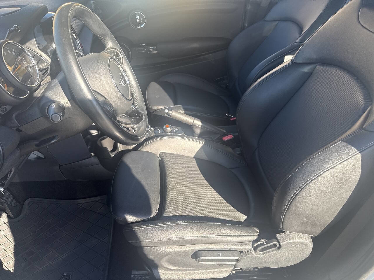 Used 2017 MINI Cooper 2-Door Hardtop image 17