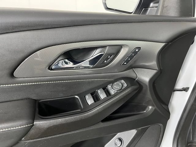 Used 2023 Chevrolet Traverse Premier w/ Redline Edition AWD/4WD image 16