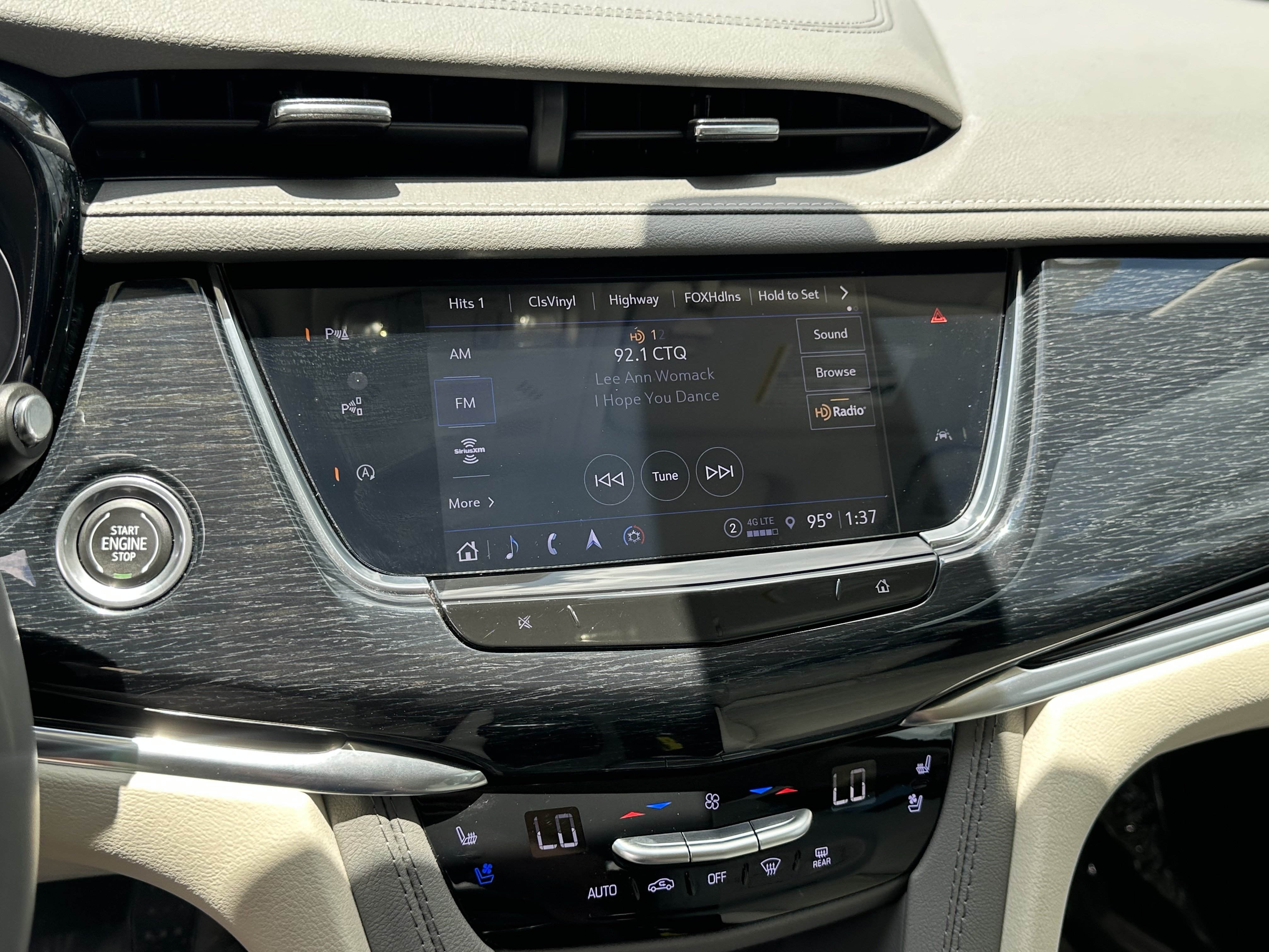 Certified 2023 Cadillac XT6 Premium Luxury w/ Technology Package FWD image 25