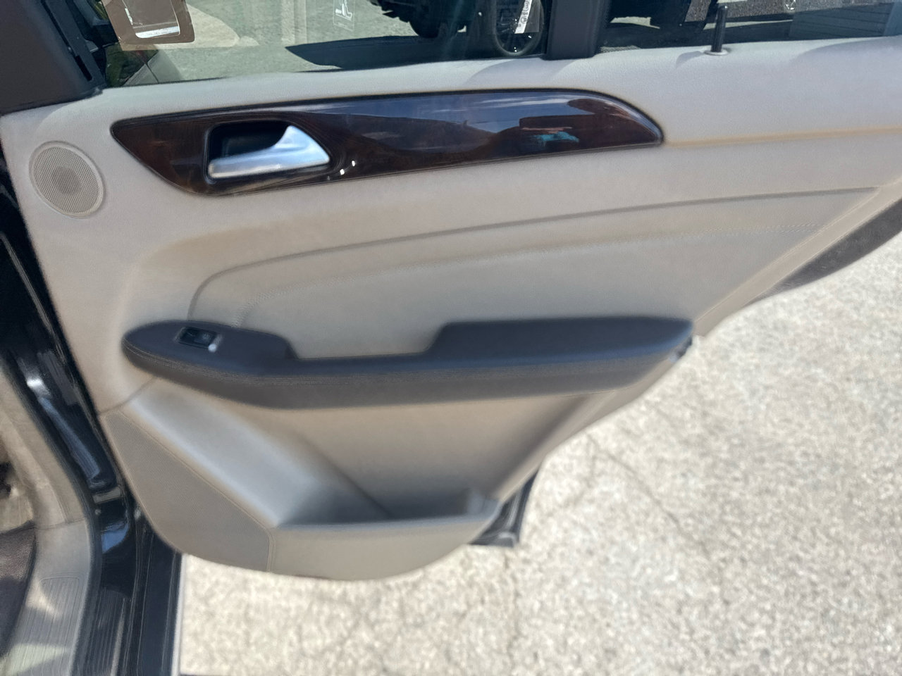 Used 2014 Mercedes-Benz ML 350 BlueTEC 4MATIC image 11