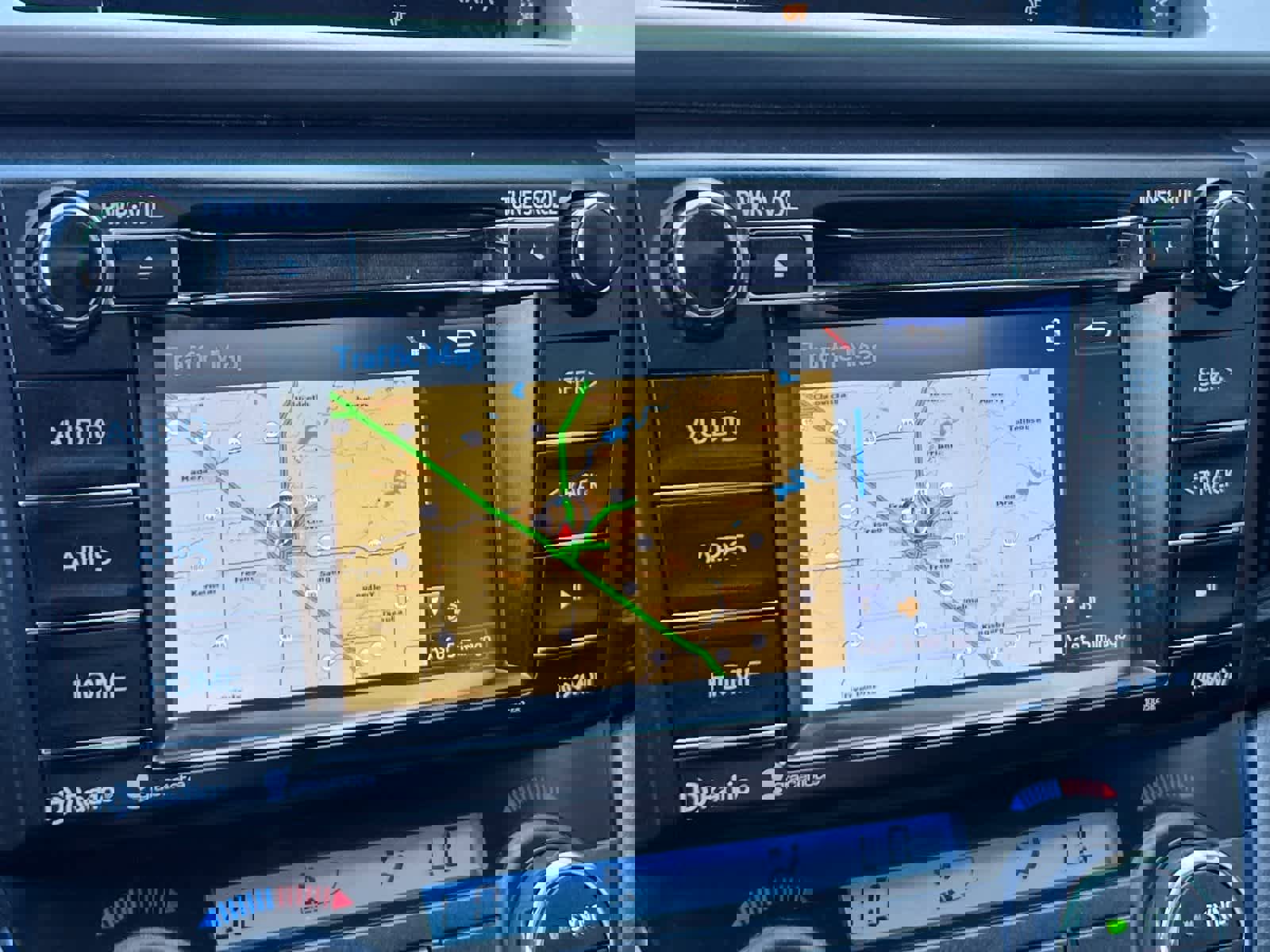 Used 2018 Toyota RAV4 XLE image 19