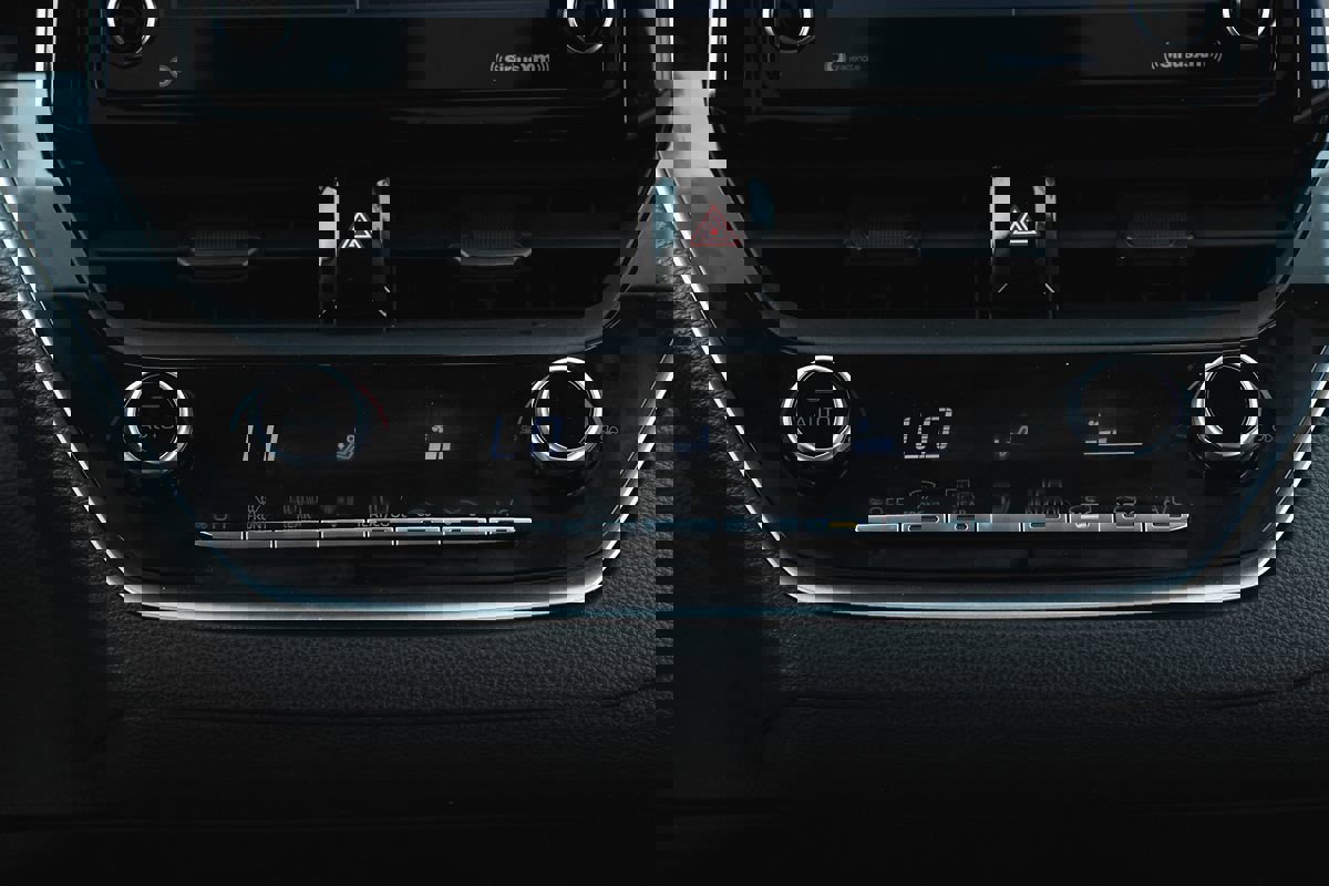 Used 2021 Toyota Corolla LE image 26