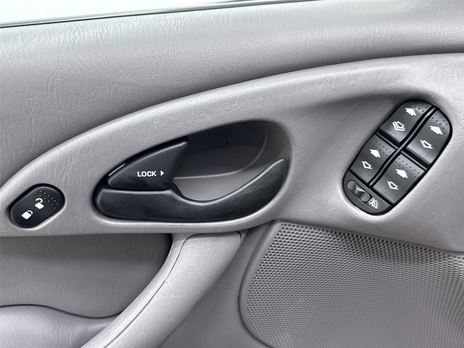 Used 2003 Ford Focus ZTW FWD image 12