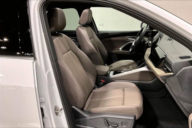 Used 2025 Audi Q5 Premium w/ Convenience Package image 7