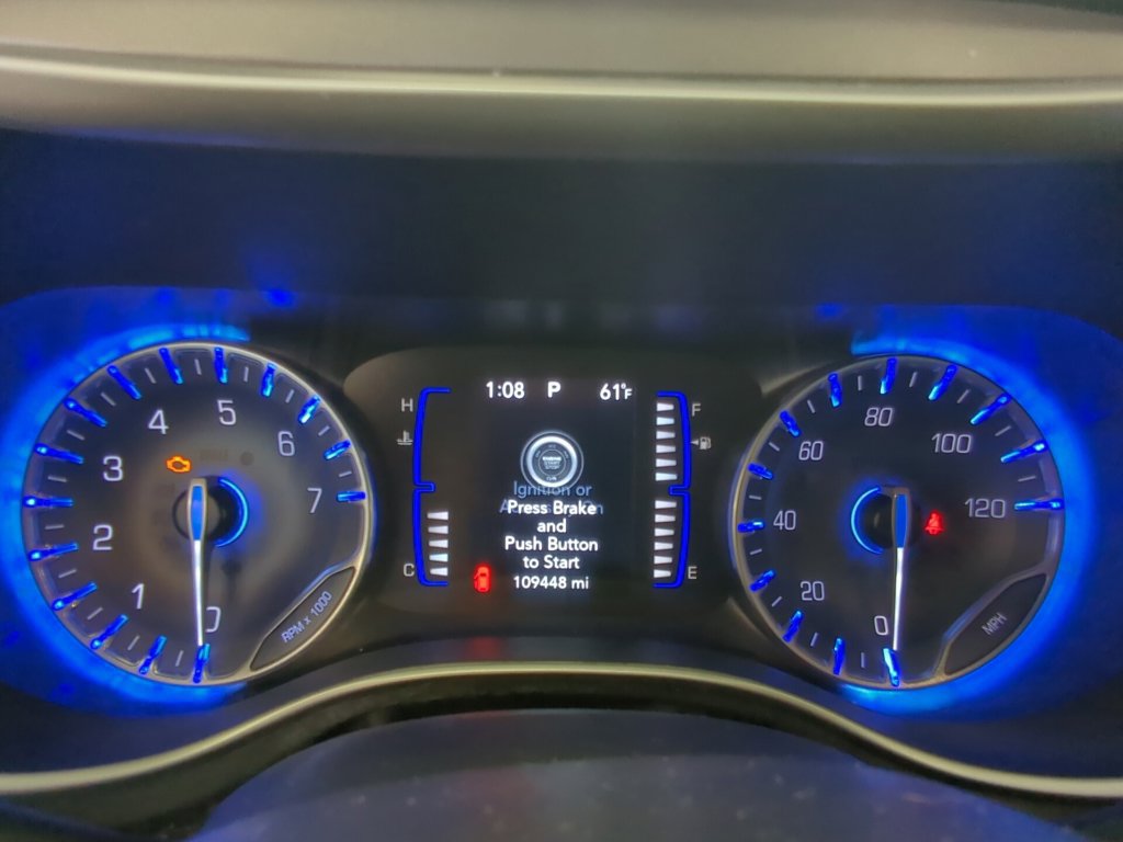 Used 2020 Chrysler Pacifica Touring-L FWD image 27