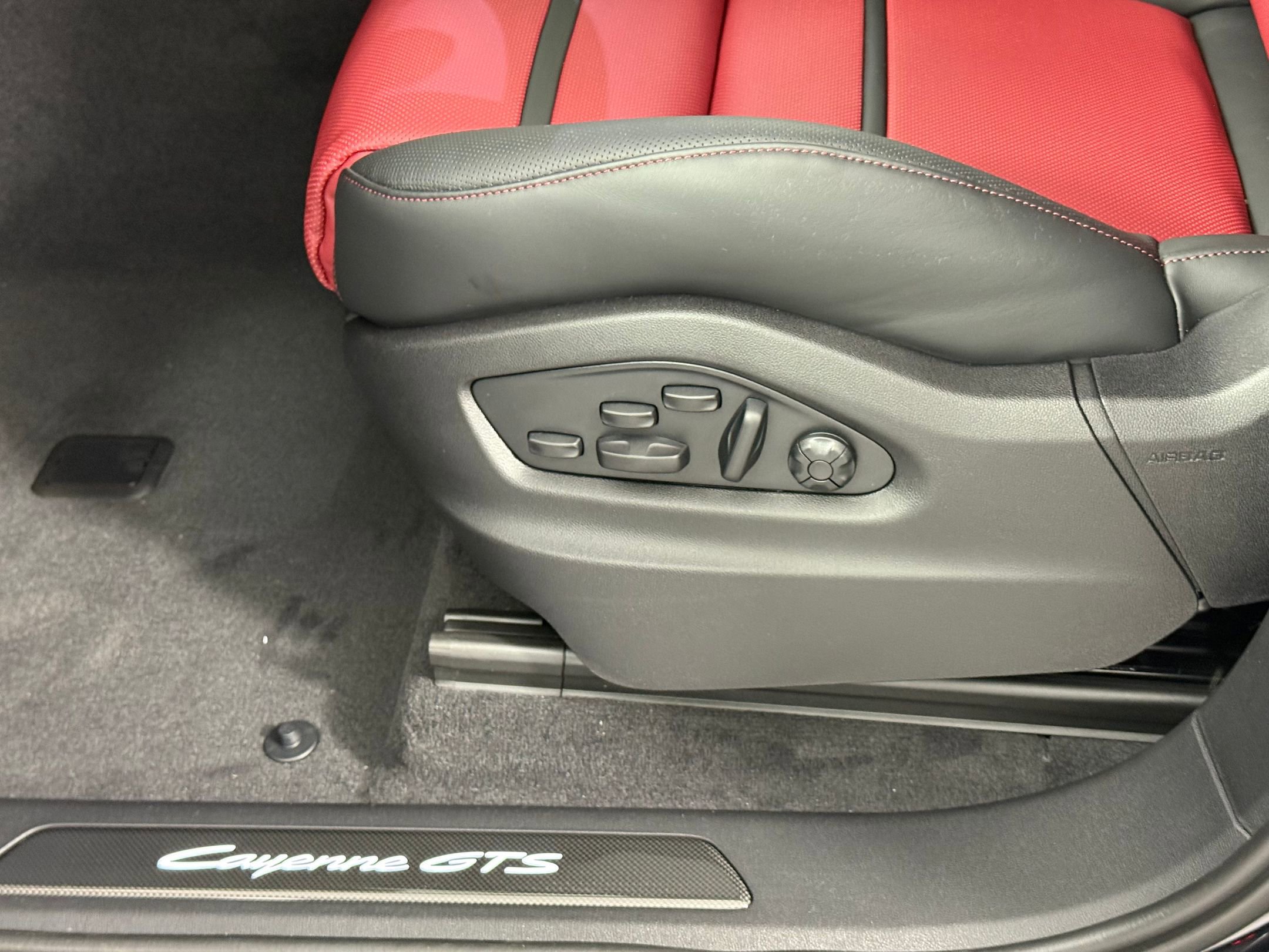 New 2026 Porsche Cayenne GTS image 15