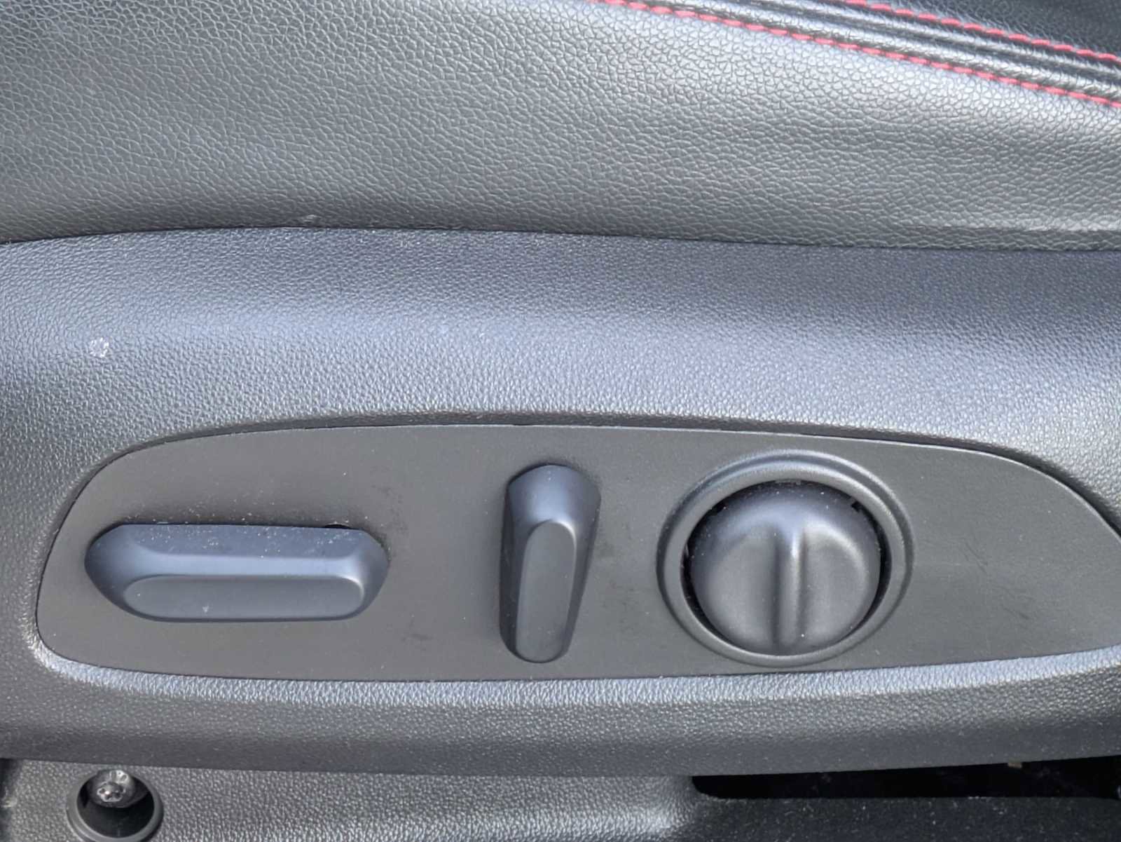 Used 2024 Chevrolet Equinox RS w/ RS Leather Package image 16