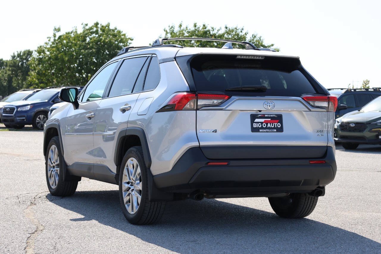 Used 2022 Toyota RAV4 XLE Premium AWD/4WD image 11
