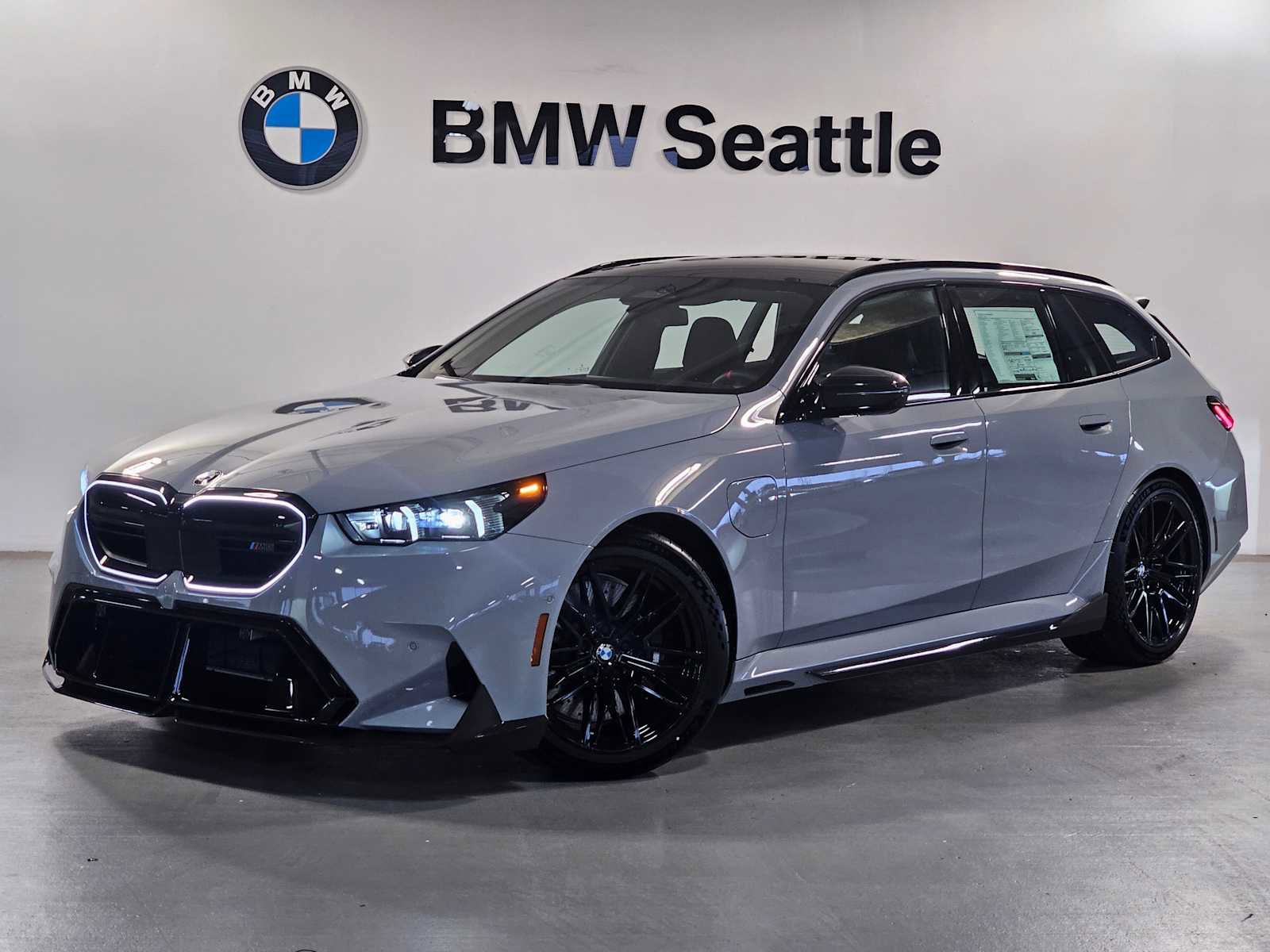 New 2026 BMW M5 Touring