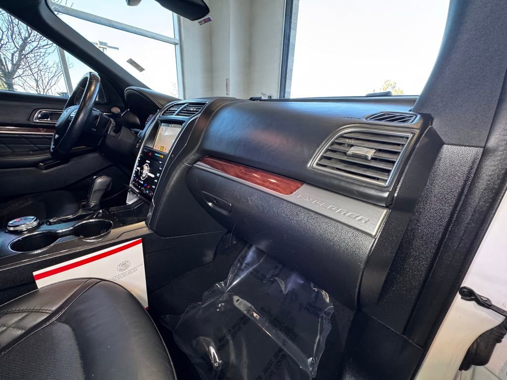 Used 2019 Ford Explorer Platinum image 56