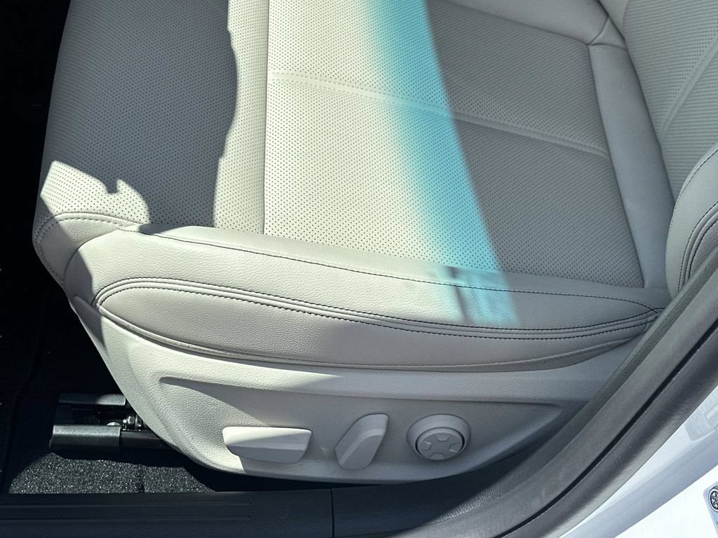 New 2026 Genesis G70 2.5T RWD image 10