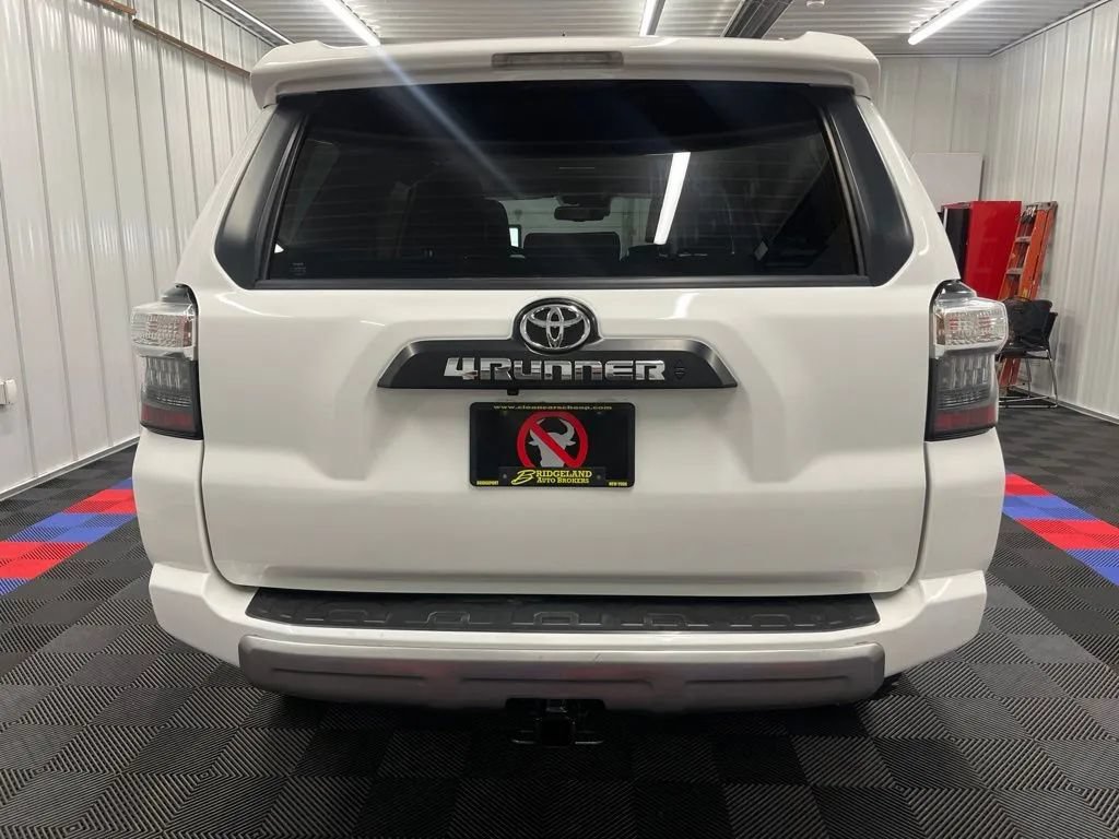Used 2020 Toyota 4Runner TRD Off-Road Premium w/ Moonroof Package AWD/4WD image 4