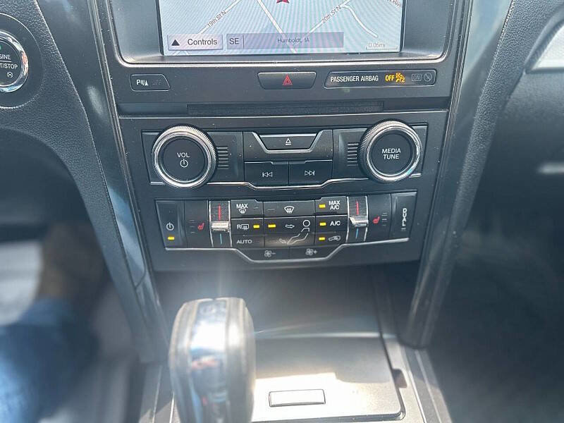 Used 2017 Ford Explorer XLT w/ Equipment Group 202A image 11