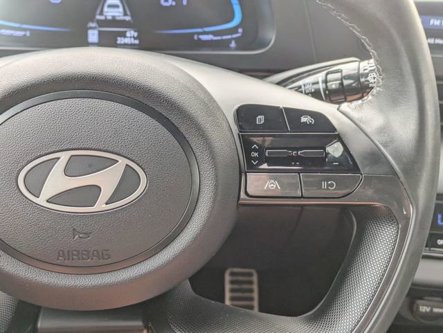 Used 2025 Hyundai Elantra Sport image 20