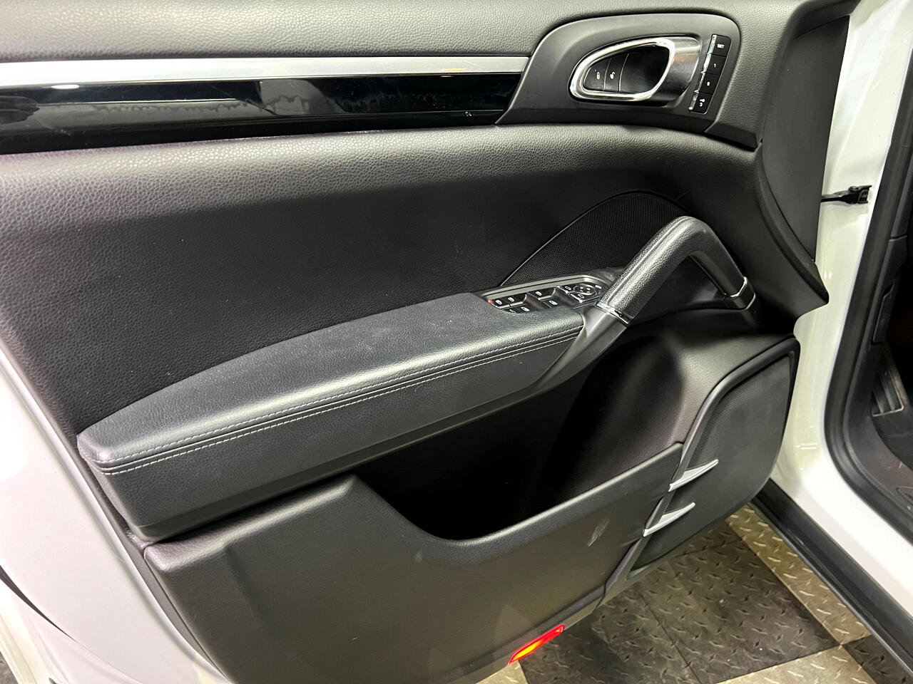 Used 2014 Porsche Cayenne image 14