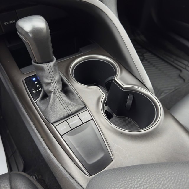 Used 2024 Toyota Camry SE image 20