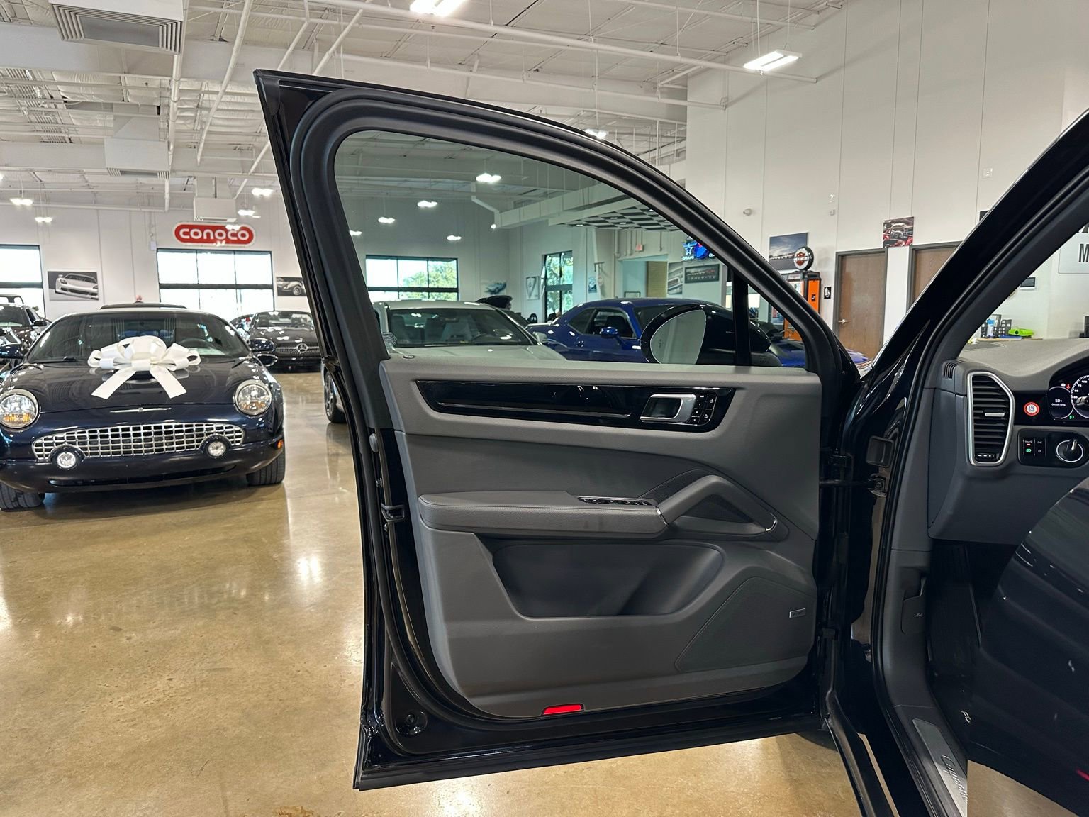 Used 2021 Porsche Cayenne image 11