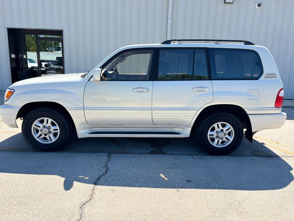 Used 2000 Lexus LX 470 4WD image 2