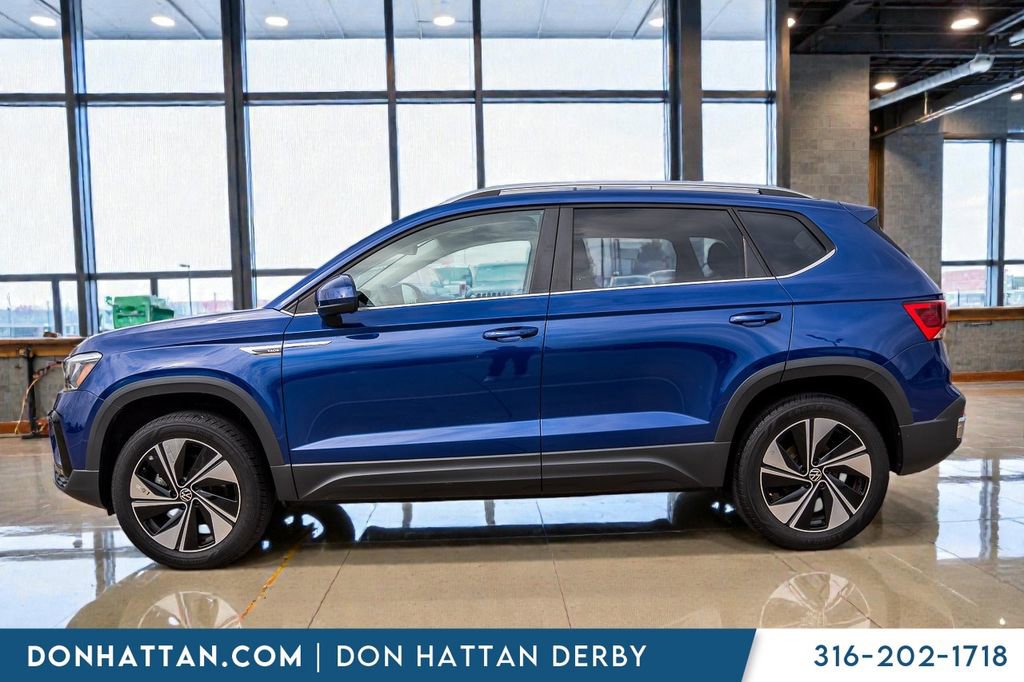 Used 2023 Volkswagen Taos SE AWD/4WD image 2