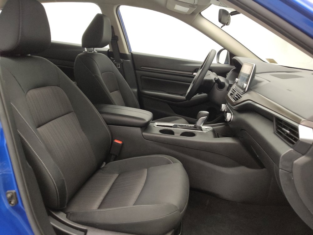 Used 2025 Nissan Altima 2.5 SV image 21