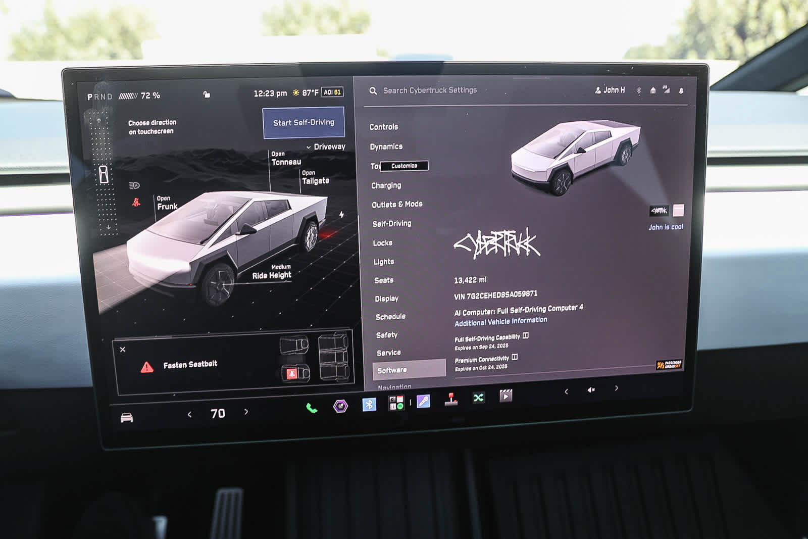 Used 2025 Tesla Cybertruck AWD Crew Cab image 21