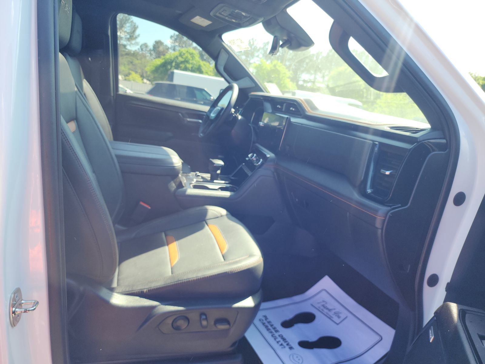 Used 2023 GMC Sierra 1500 AT4 w/ Technology Package AWD/4WD image 14