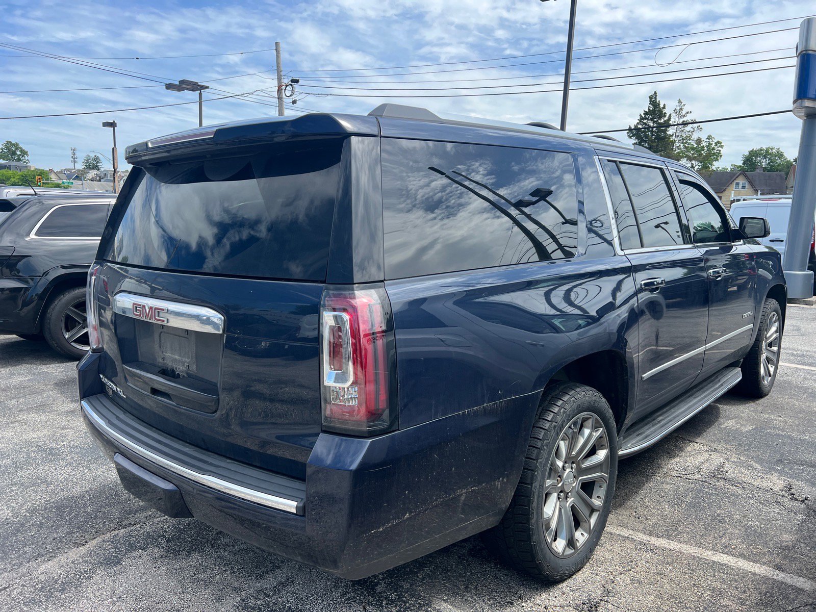 Used 2017 GMC Yukon XL Denali w/ Open Road Package AWD/4WD image 6